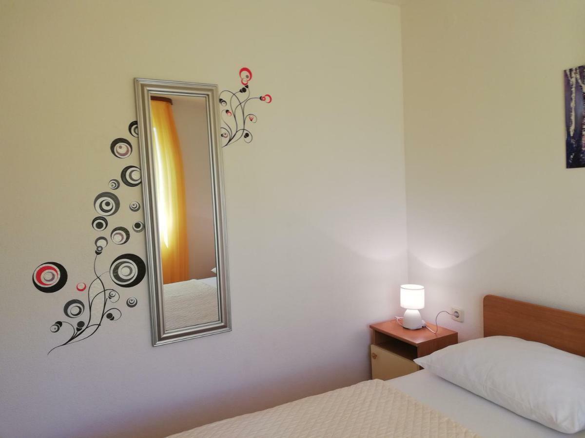 Apartmani Marija Primošten Buitenkant foto